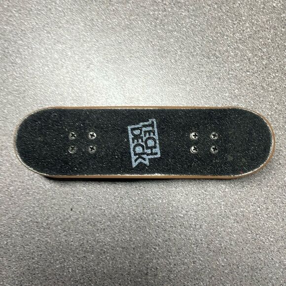 Tech Deck Mini Skateboards featuring Paul Rodriguez and Nick Tucker‎ - Picture 3 of 9